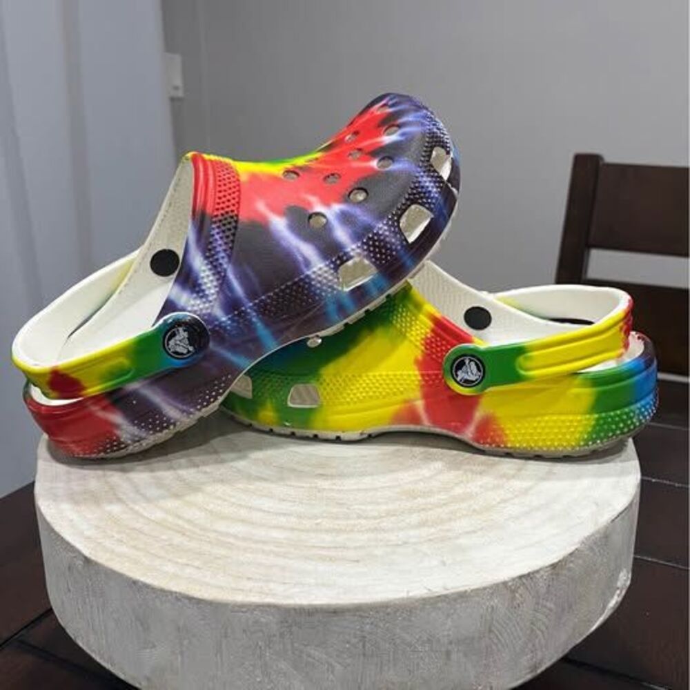 Crocs Classic Tie-Dye Graphic Clog Mens Size 6 Womens Size 8 Slip On